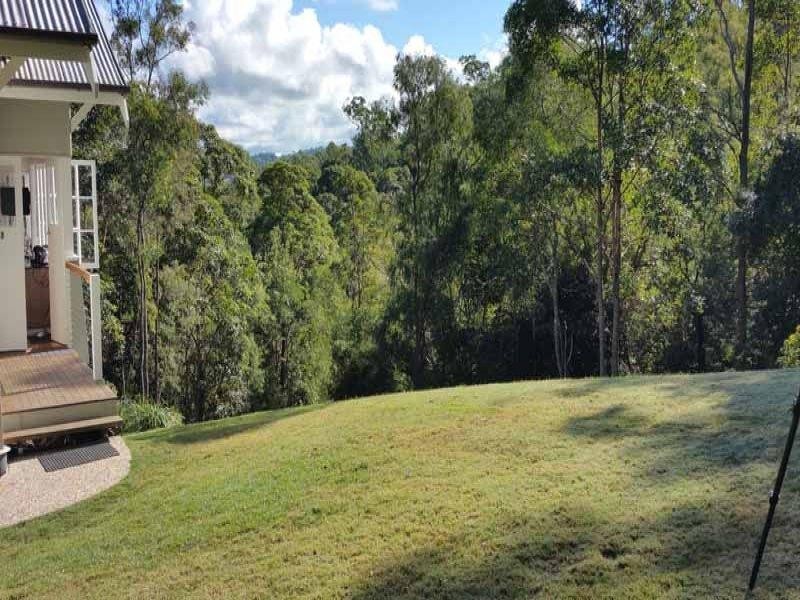 220 Boscombe Road, Brookfield QLD 4069