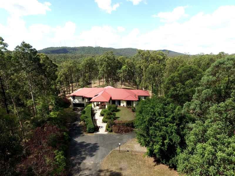 365 Boscombe Road, Brookfield QLD 4069