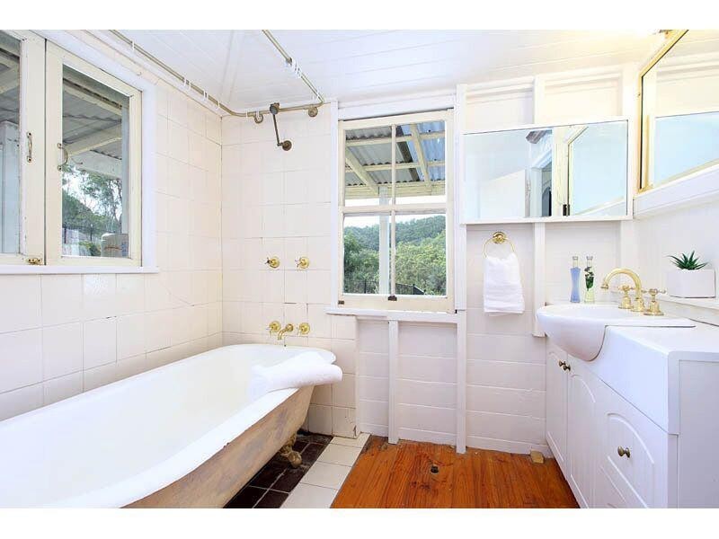 Brookfield QLD 4069