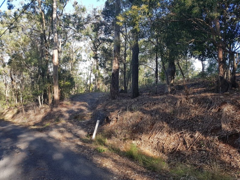 880 Grandview Road, Upper Brookfield QLD 4069