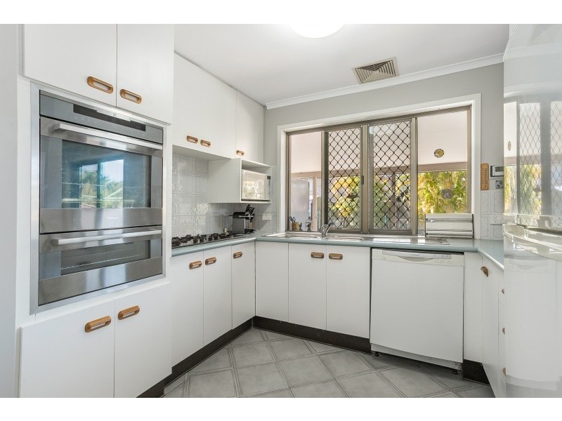 5 Sleaford Street, Chapel Hill QLD 4069