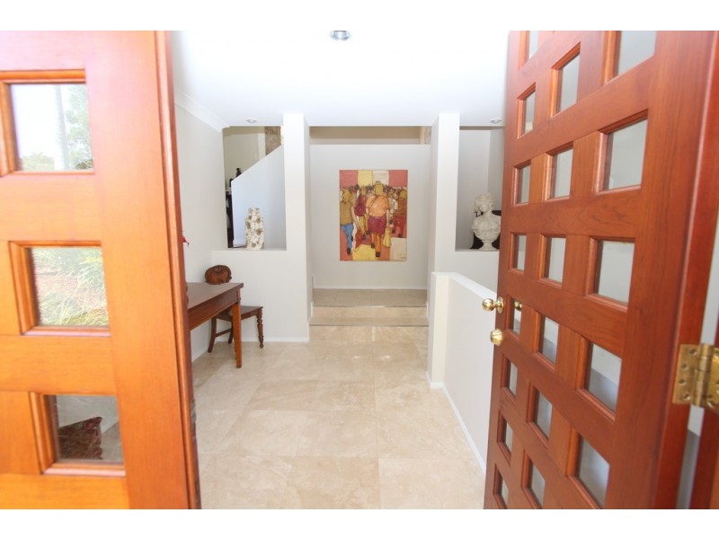 60 Drysdale Cresent, Brookfield QLD 4069