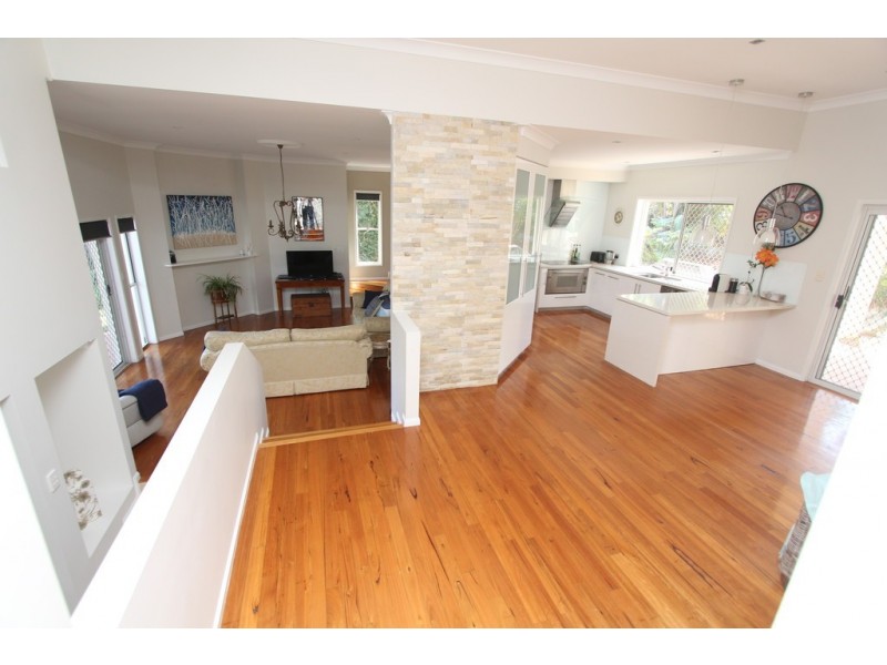 60 Drysdale Cresent, Brookfield QLD 4069