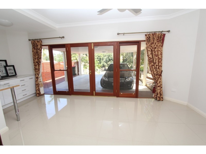 60 Drysdale Cresent, Brookfield QLD 4069