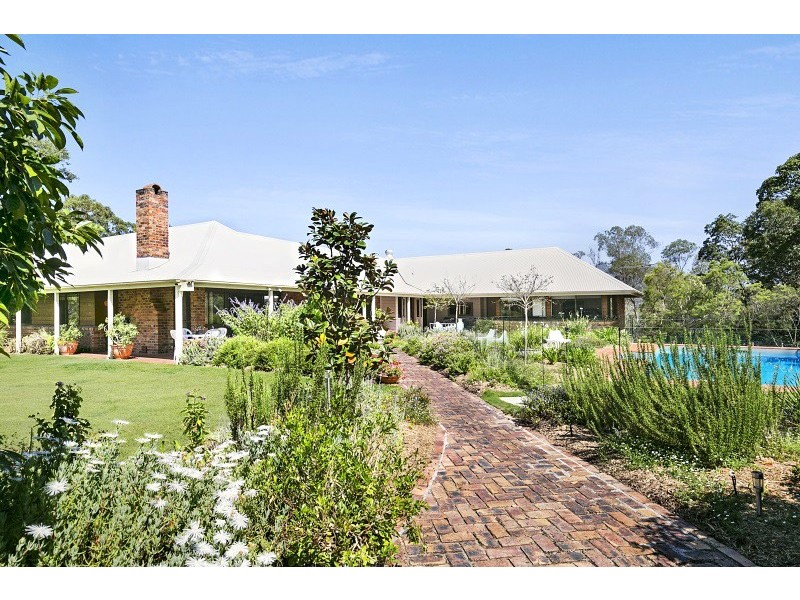 170 Boscombe Road, Brookfield QLD 4069