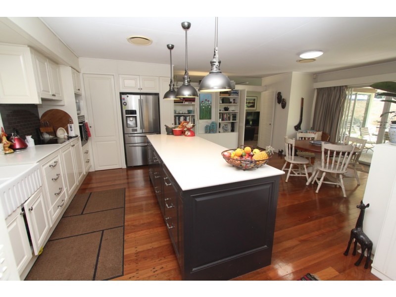 45 Deerhurst Road, Brookfield QLD 4069