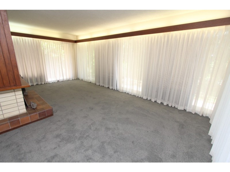 21 Boscombe Road, Brookfield QLD 4069