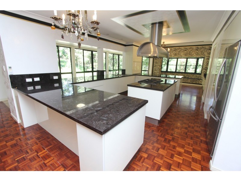 277 Gold Creek Road, Brookfield QLD 4069