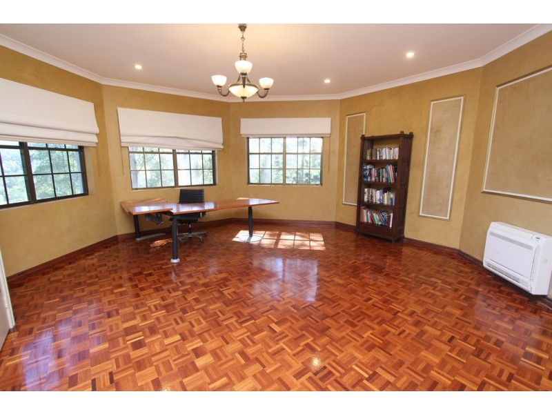 277 Gold Creek Road, Brookfield QLD 4069