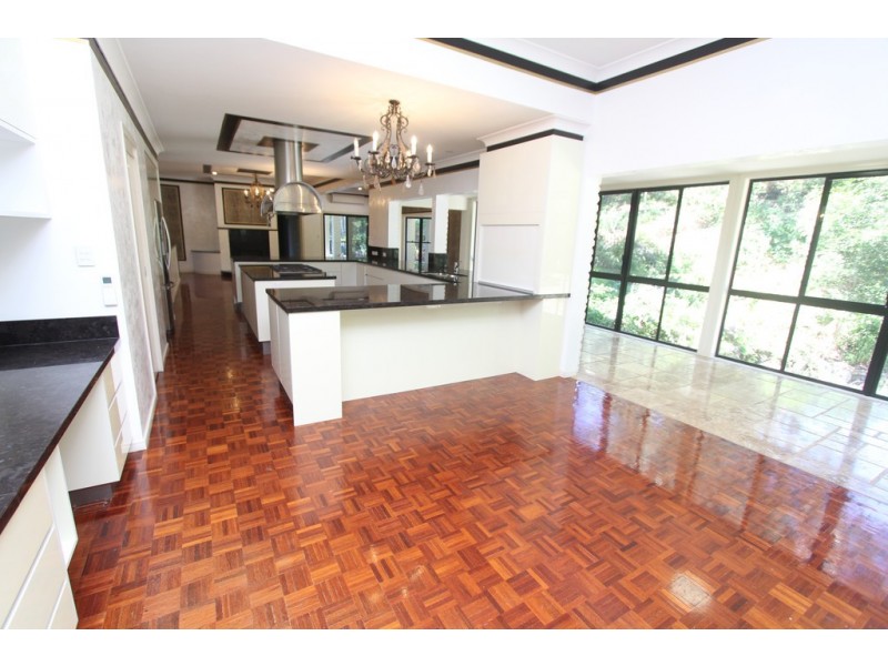 277 Gold Creek Road, Brookfield QLD 4069