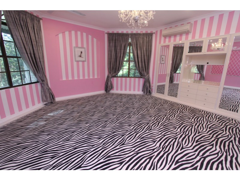 277 Gold Creek Road, Brookfield QLD 4069