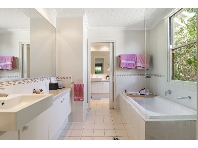 291 Upper Brookfield Road, Upper Brookfield QLD 4069