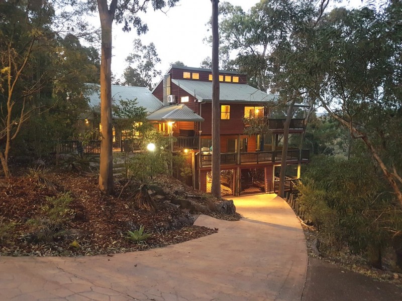 351 Boscombe Road, Brookfield QLD 4069