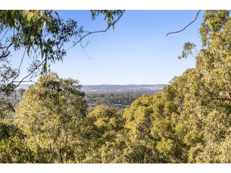 351 Boscombe Road, Brookfield QLD 4069