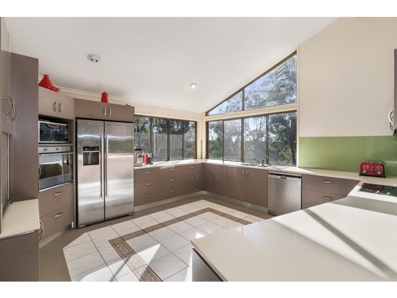 351 Boscombe Road, Brookfield QLD 4069