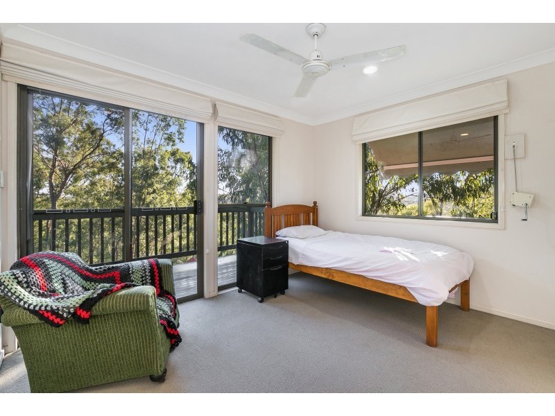 351 Boscombe Road, Brookfield QLD 4069