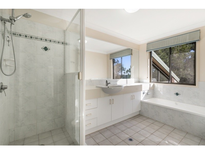 351 Boscombe Road, Brookfield QLD 4069