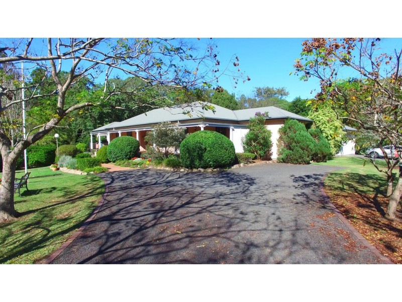 130 Gold Creek Road, Brookfield QLD 4069