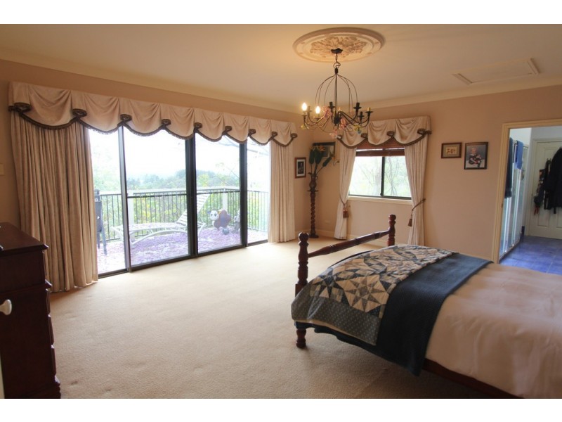 Upper Brookfield QLD 4069