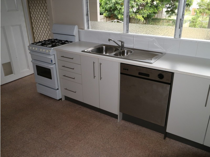 74 Kent Road, Wooloowin QLD 4030