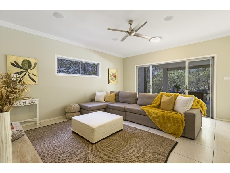 108 Boscombe Road, Brookfield QLD 4069