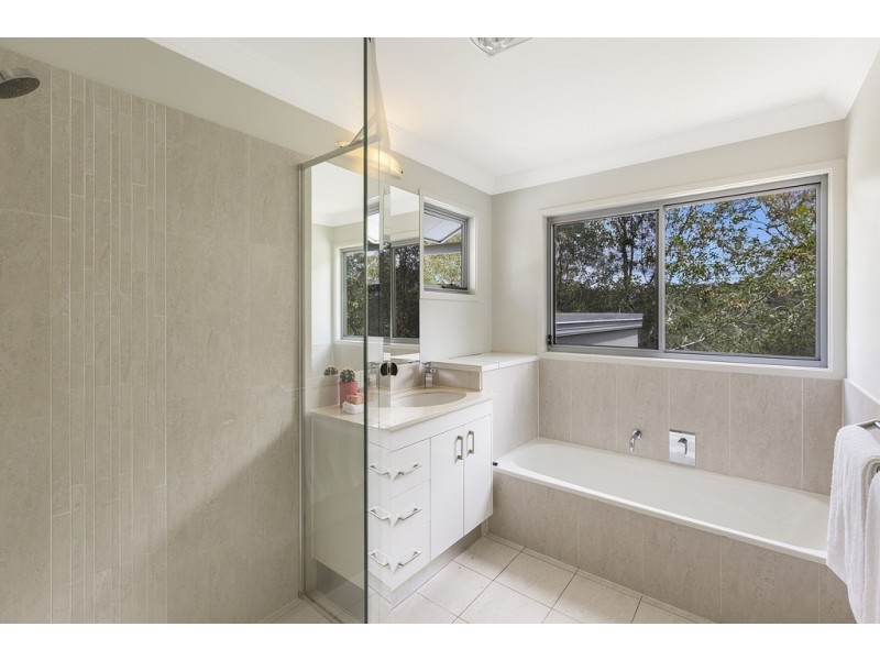 108 Boscombe Road, Brookfield QLD 4069