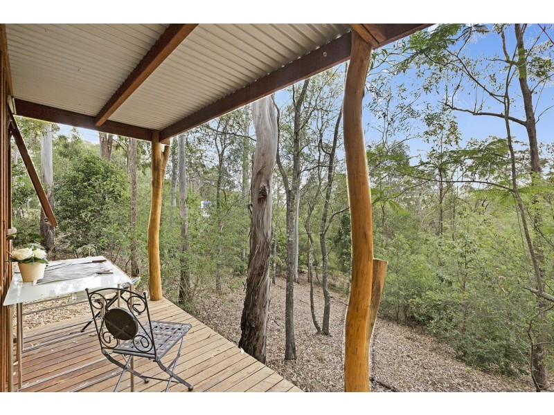 108 Boscombe Road, Brookfield QLD 4069