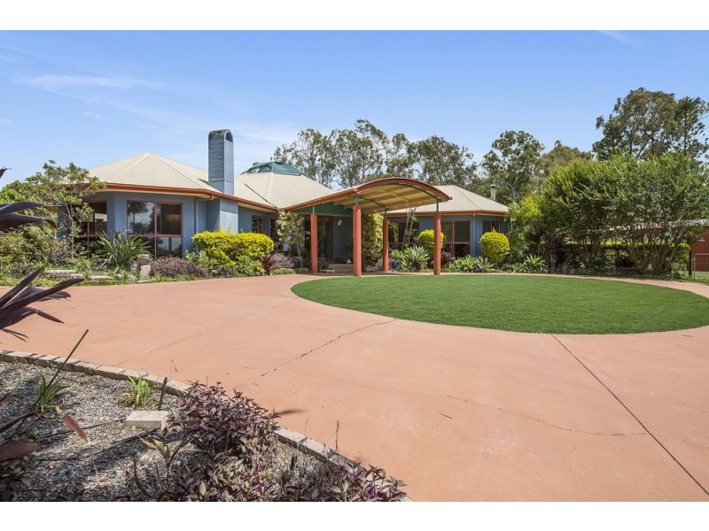 54 Corniche Place, Brookfield QLD 4069