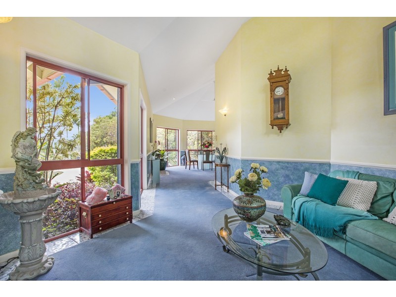 54 Corniche Place, Brookfield QLD 4069