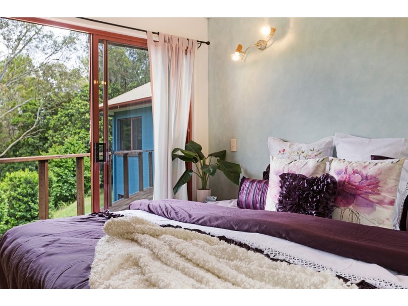 54 Corniche Place, Brookfield QLD 4069