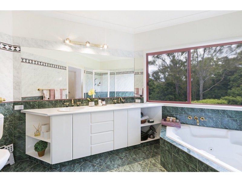 54 Corniche Place, Brookfield QLD 4069