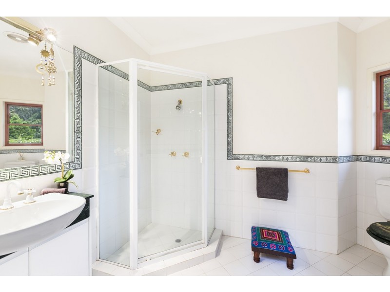 54 Corniche Place, Brookfield QLD 4069