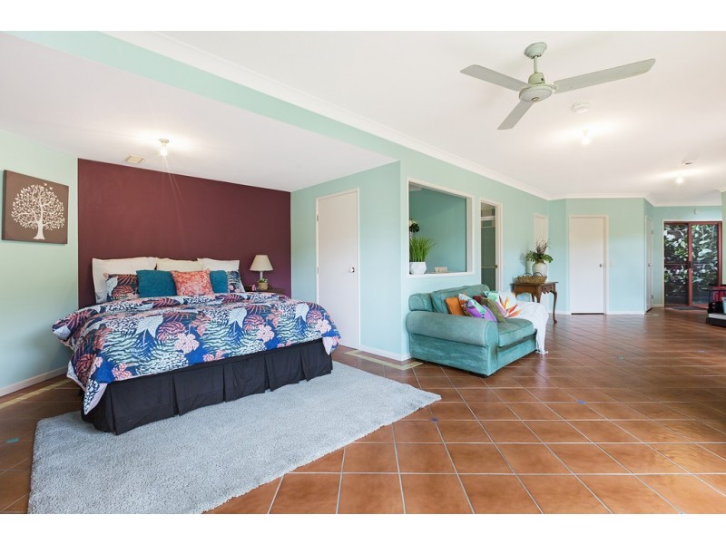 54 Corniche Place, Brookfield QLD 4069