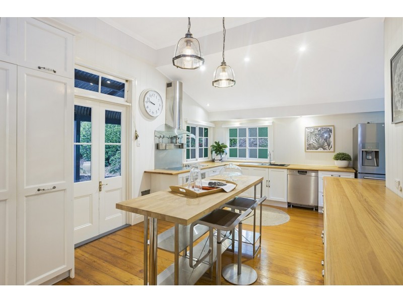 64 Kittani Street, Upper Brookfield QLD 4069