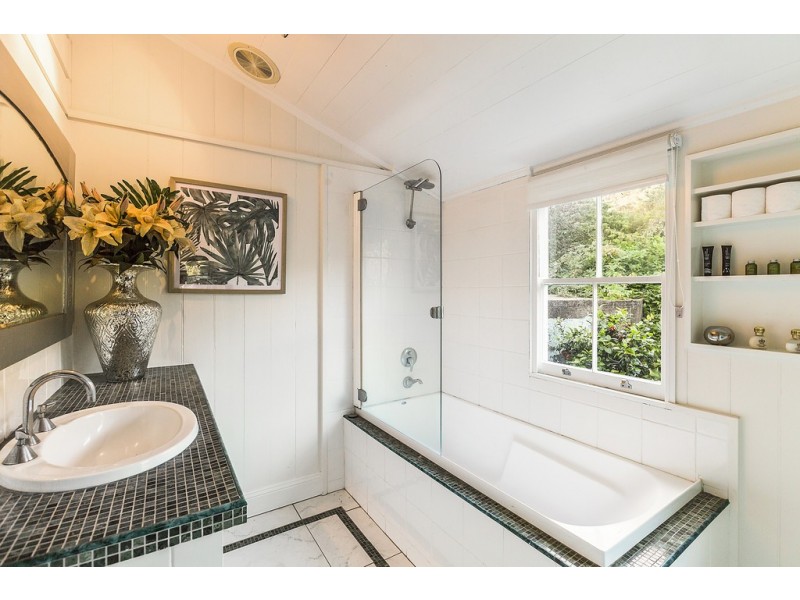 64 Kittani Street, Upper Brookfield QLD 4069