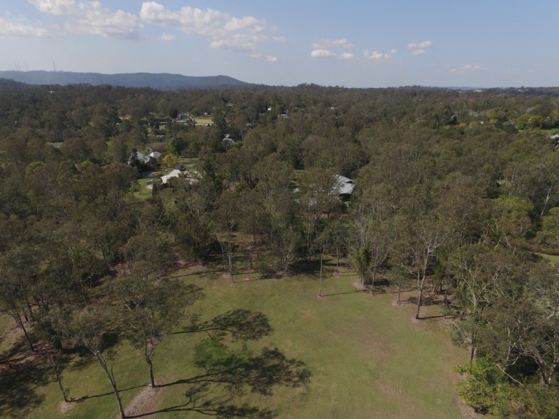 26 Upper Brookfield Road, Brookfield QLD 4069