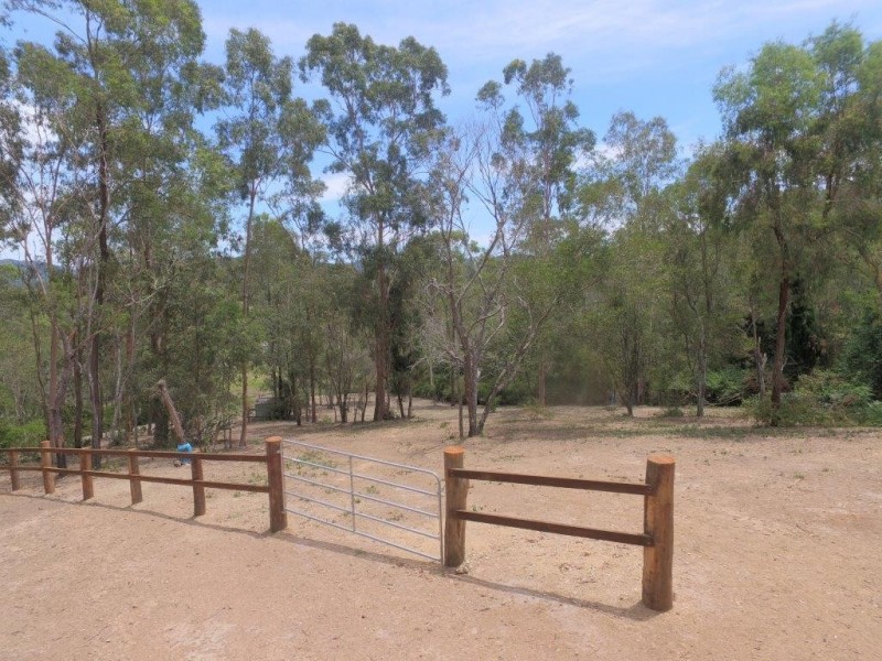 115 Gold Creek, Brookfield QLD 4069