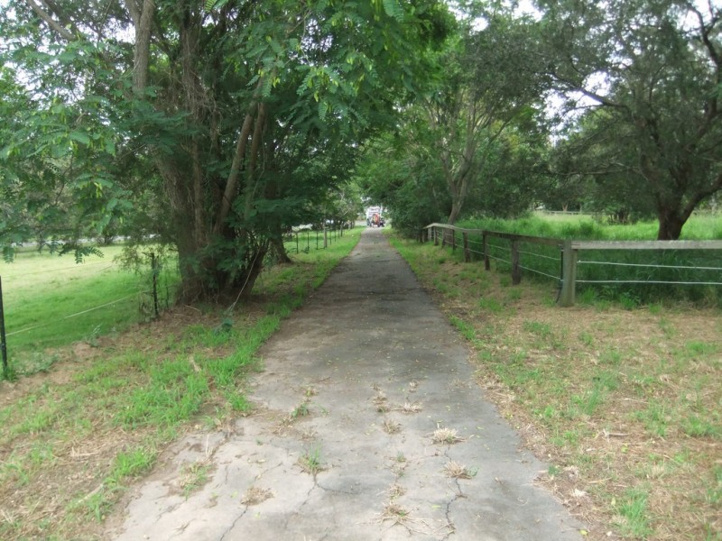 115 Gold Creek, Brookfield QLD 4069