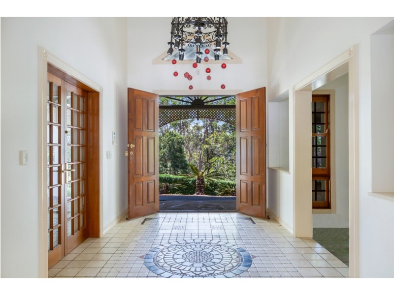 544 Grandview Road, Pullenvale QLD 4069