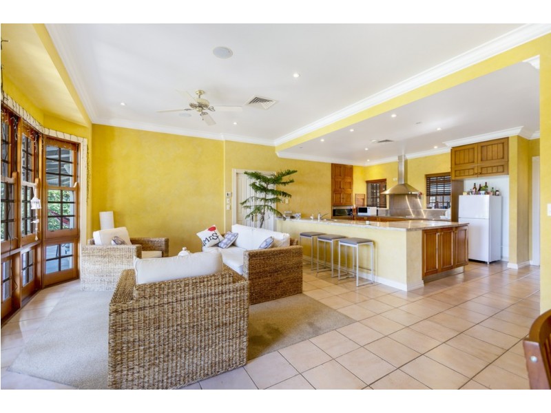 544 Grandview Road, Pullenvale QLD 4069