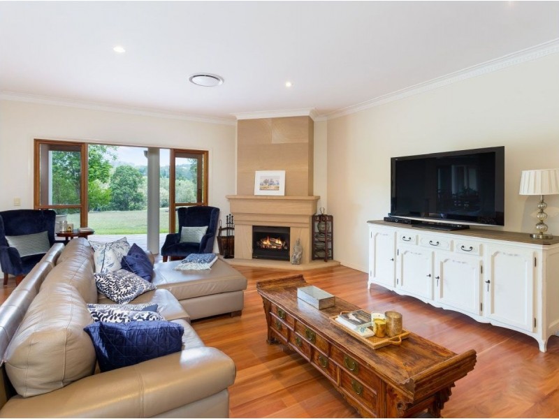 Brookfield QLD 4069