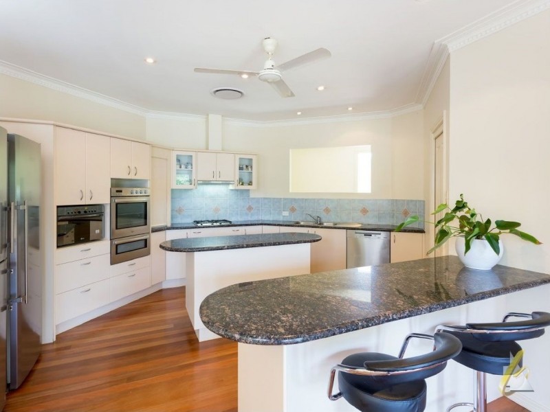 Brookfield QLD 4069