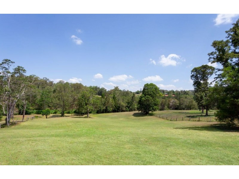 Brookfield QLD 4069