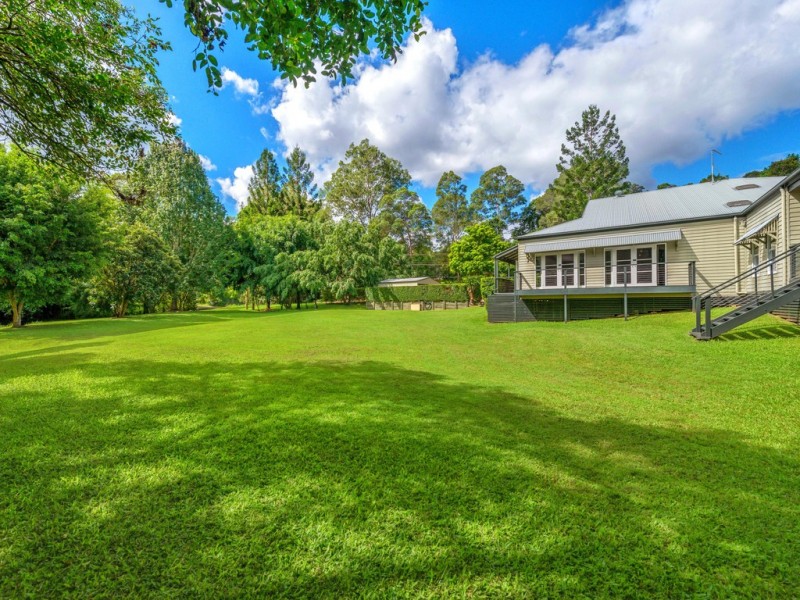 Brookfield QLD 4069