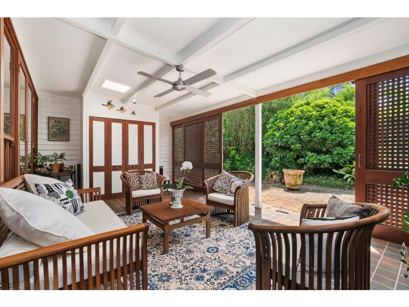 104 Gold Creek Road, Brookfield QLD 4069