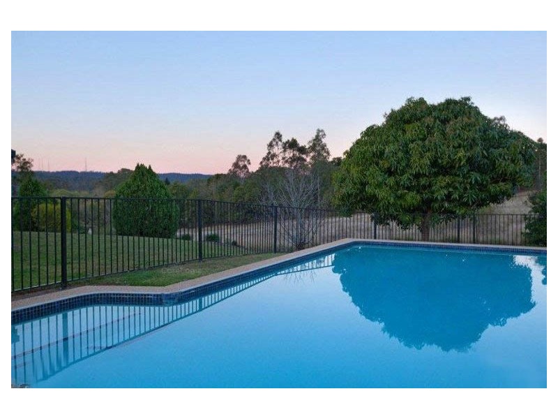 80 Upper Brookfield Road, Brookfield QLD 4069