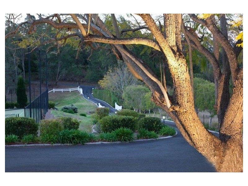 80 Upper Brookfield Road, Brookfield QLD 4069