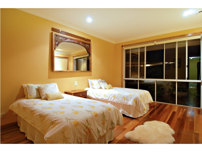 41 Peronne Place, Brookfield QLD 4069