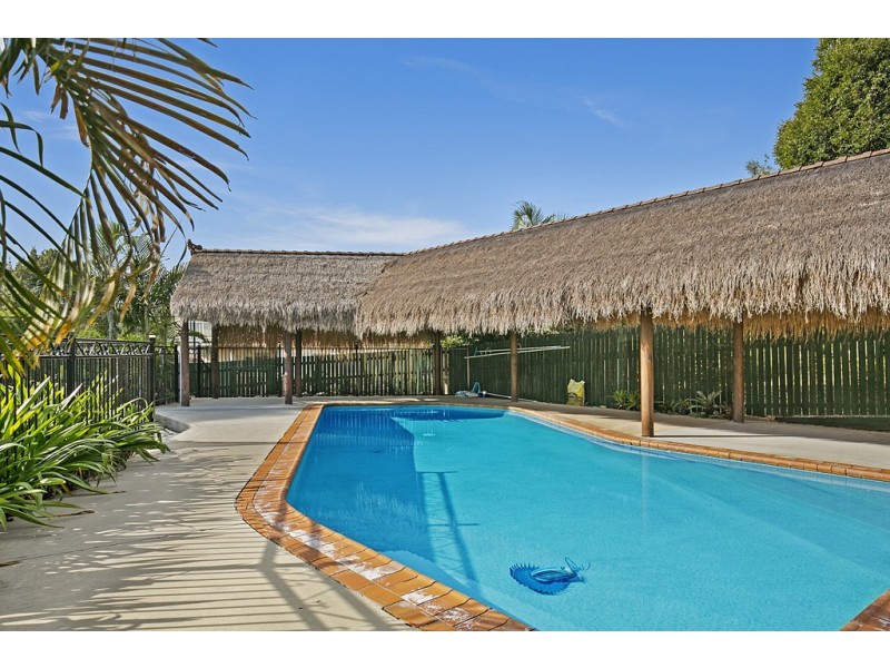 8 Blackman Court, Brookfield QLD 4069