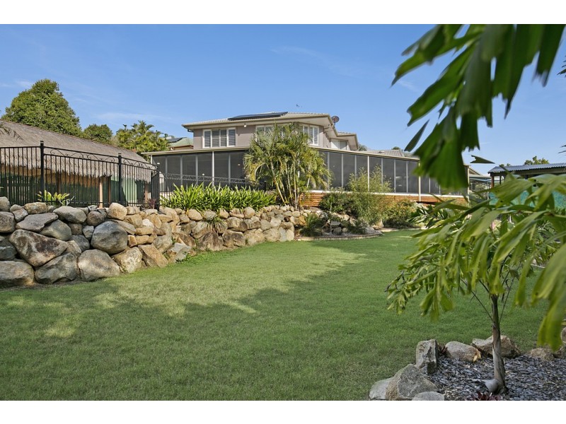 8 Blackman Court, Brookfield QLD 4069